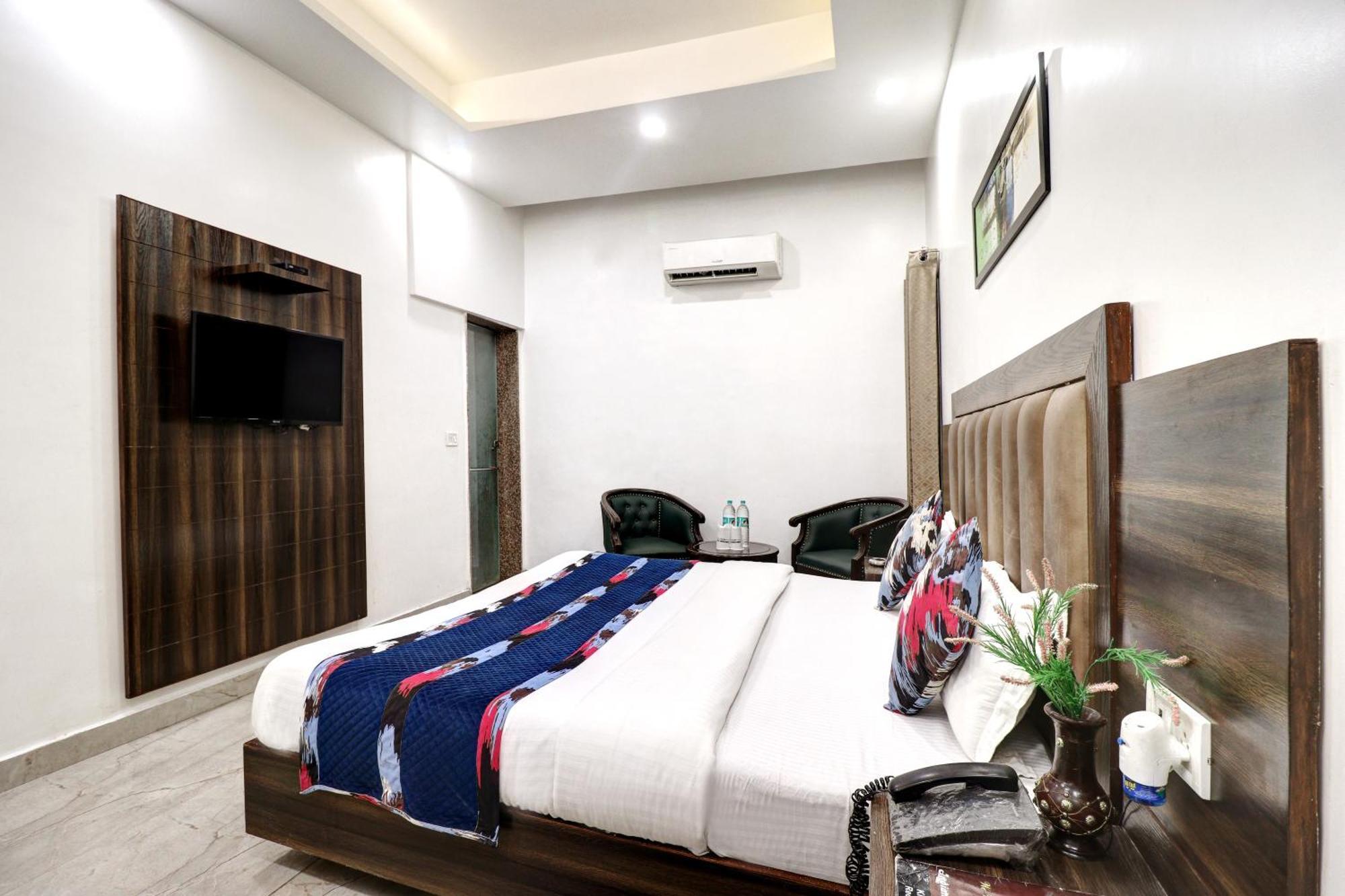 Hotel Emporio Dx - New Delhi Railway Station - Paharganj ภายนอก รูปภาพ