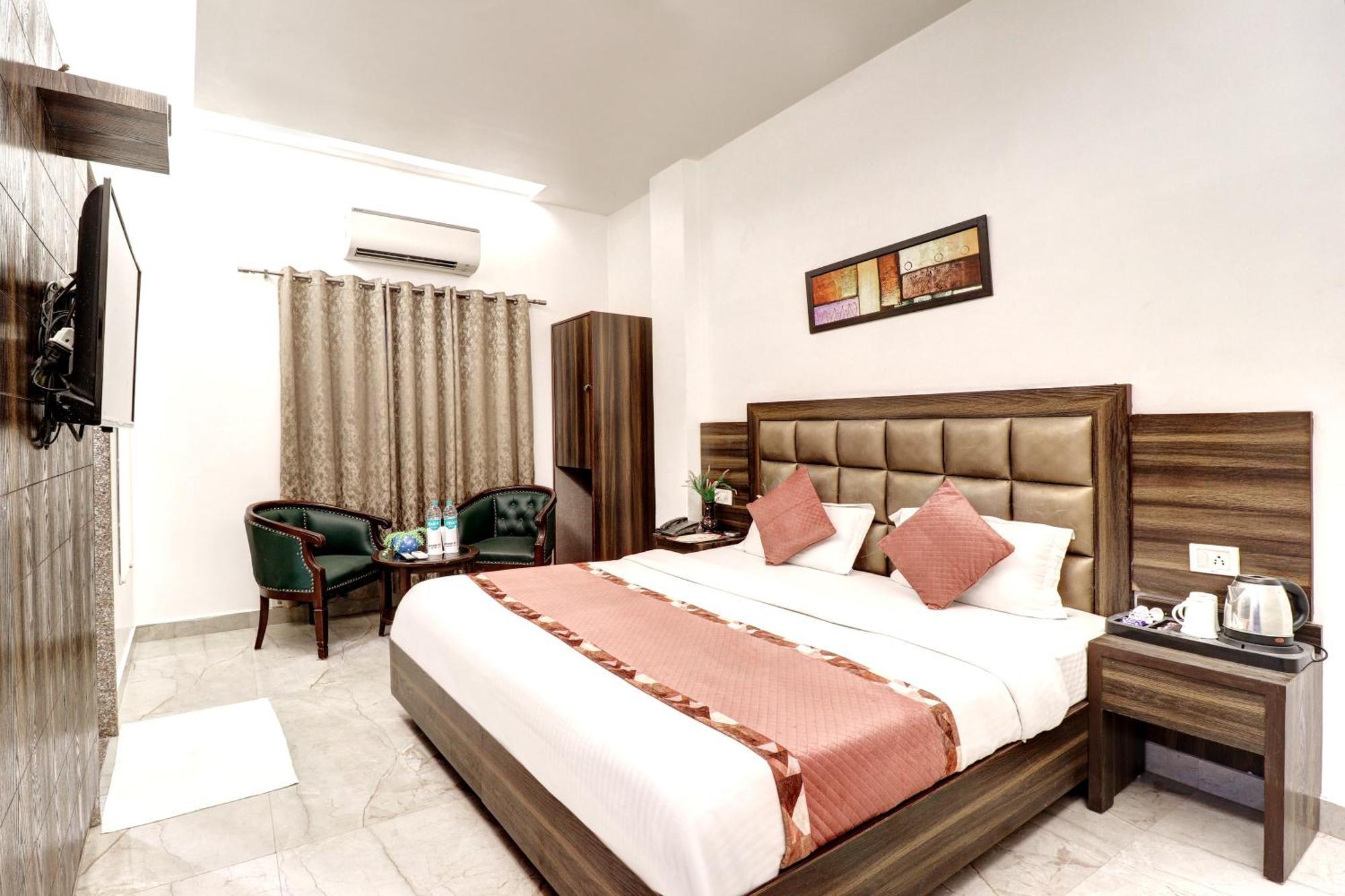 Hotel Emporio Dx - New Delhi Railway Station - Paharganj ภายนอก รูปภาพ