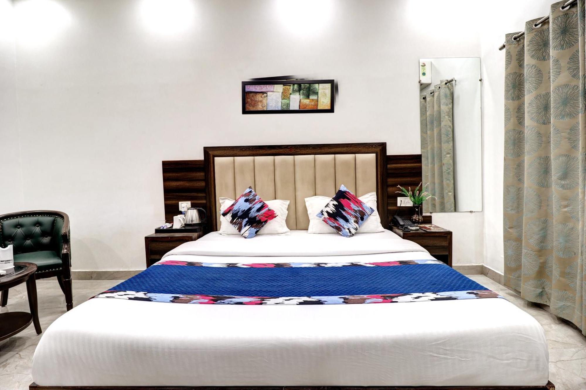 Hotel Emporio Dx - New Delhi Railway Station - Paharganj ภายนอก รูปภาพ