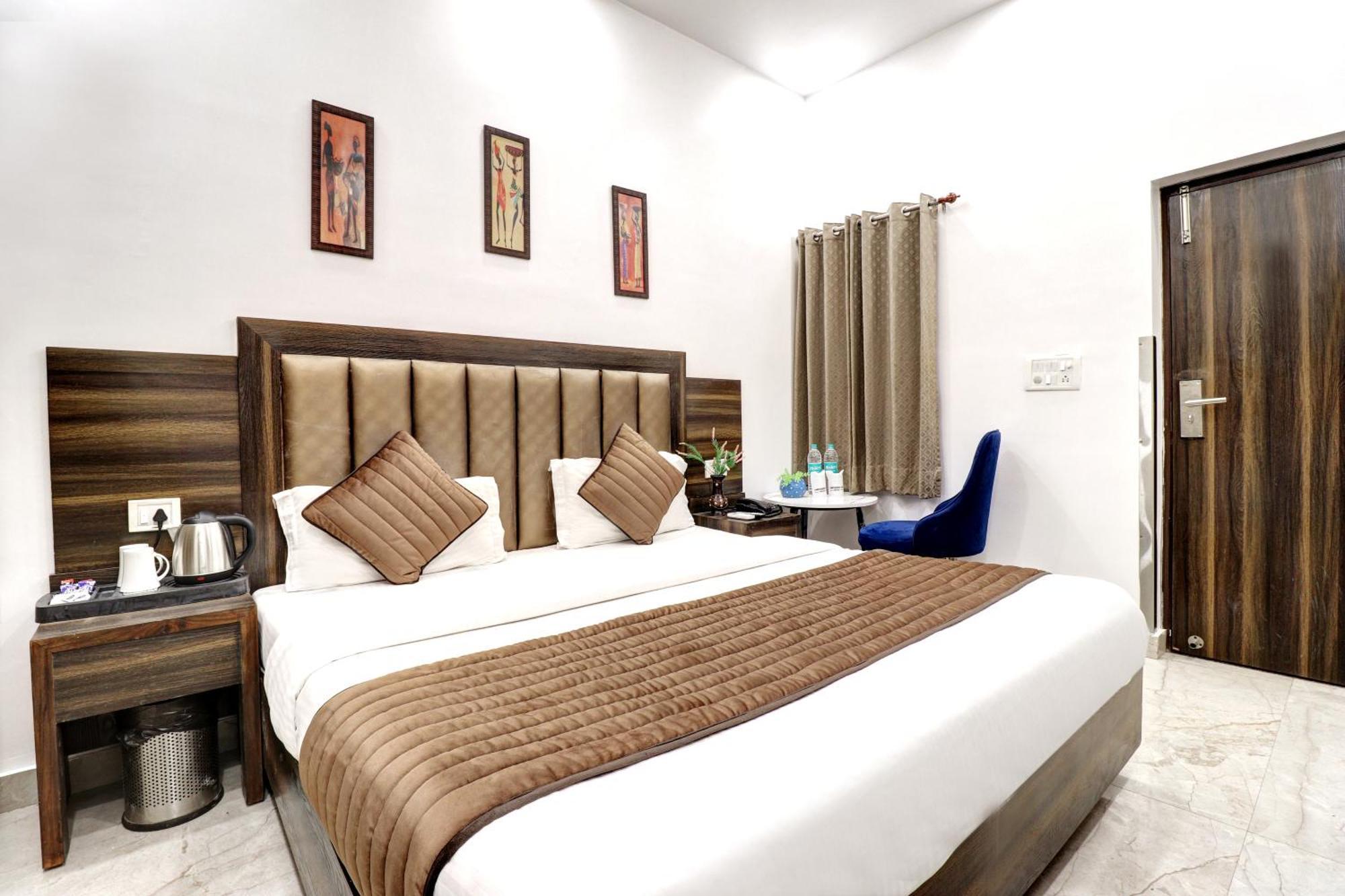 Hotel Emporio Dx - New Delhi Railway Station - Paharganj ภายนอก รูปภาพ
