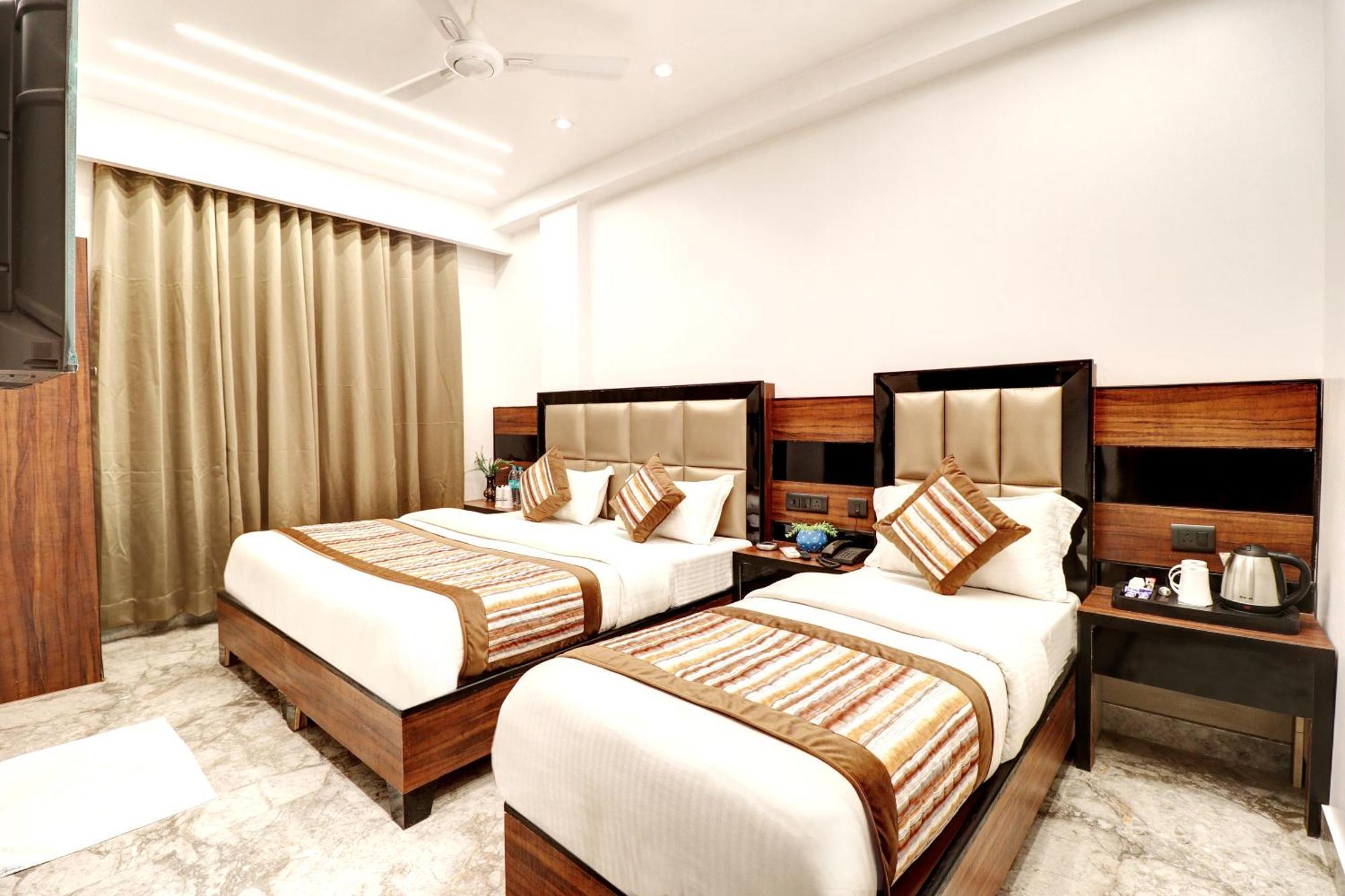 Hotel Emporio Dx - New Delhi Railway Station - Paharganj ภายนอก รูปภาพ